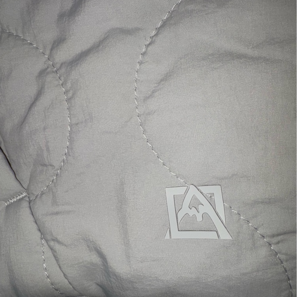 👼🏼Never Worn👼🏼 Avalanche Light Gray Outdoor Jacket - Picture 4 of 8